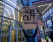 US Resistance Movement Shifts to Confrontational Tactics Against Trump Administration