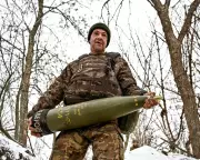 Welsh Munitions Factory Delay Hinders UK Artillery Shell Production for Ukraine