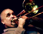 Willie Colón, Salsa Pioneer and Activist, Dies at 75