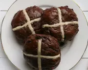 Woolworths Chocolate Hot Cross Buns Score Record 95% in Choice Taste Test