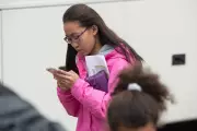 Young People Abandon Smartphones Amid Digital Burnout, Embrace Single-Use Devices