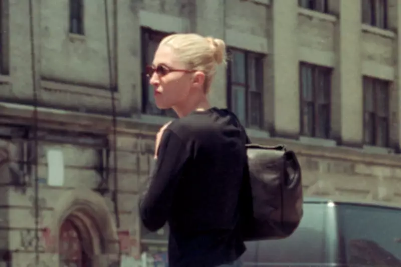 1990s Minimalist Fashion Revival: Key Trends to Wear Now