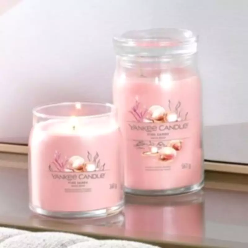 5 Floral-Themed Mother's Day Gift Alternatives with 30% Off Yankee Candles