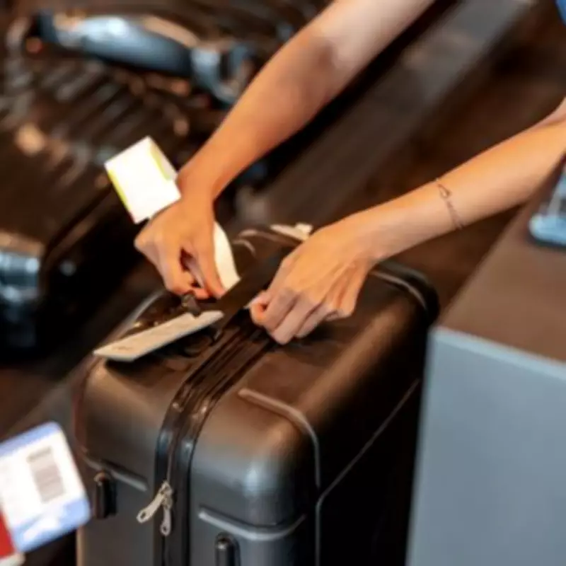 Airport Worker Warns: Tying Ribbons to Luggage Can Cause Major Delays