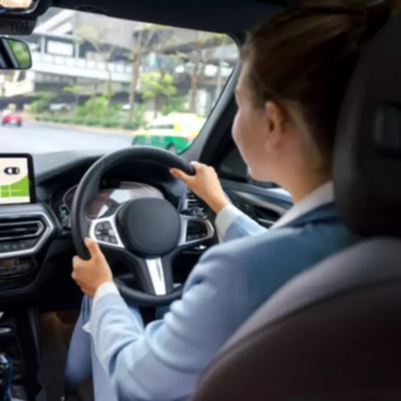 American Expat Gobsmacked by Narrow UK Country Roads, Praises British Drivers