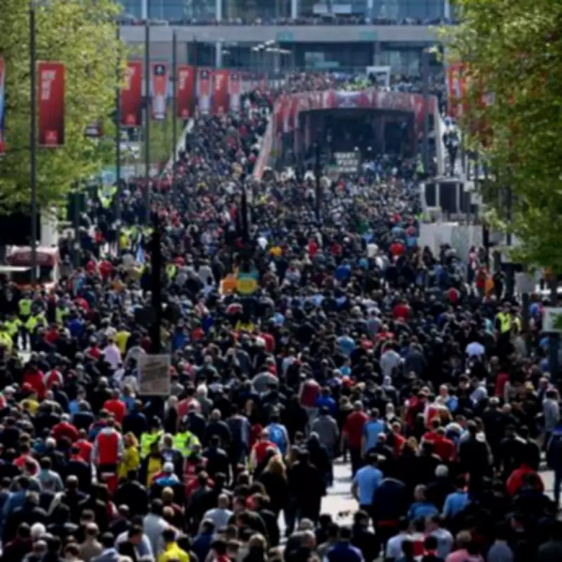 Arsenal and Man City Fans Face £1,000 Fines Under New Carabao Cup Final Law