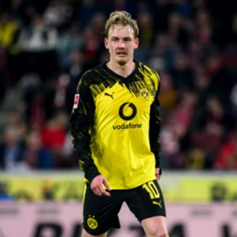Arsenal Battle Barcelona for Free Transfer of Dortmund Star Julian Brandt