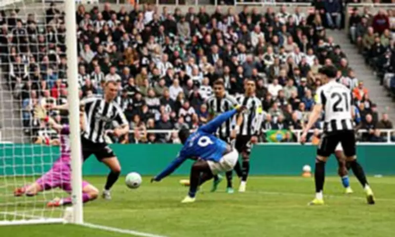 Brobbey's Late Winner Seals Sunderland's Victory Over Newcastle in Chaotic Derby