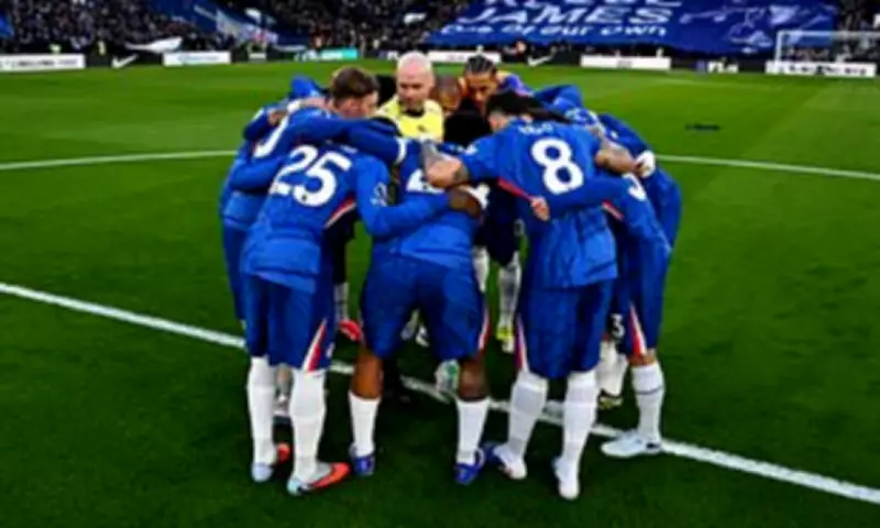 Chelsea Boss Rosenior Slams Referee Tierney Over Pre-Match Huddle Invasion