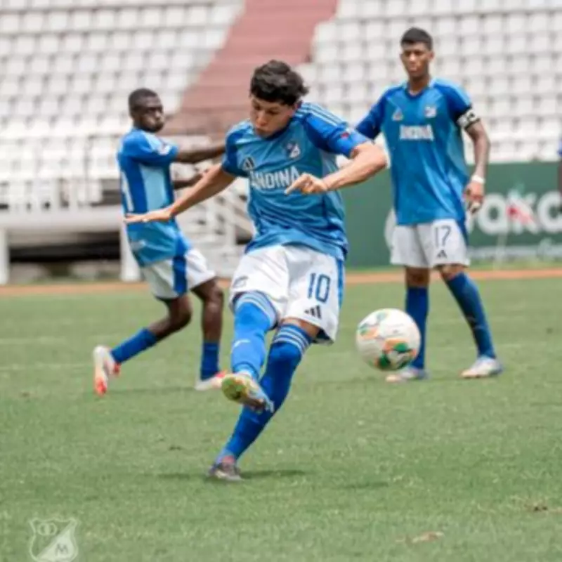 Colombian Teen Footballer Santiago Castrillon Dies After On-Pitch Collapse