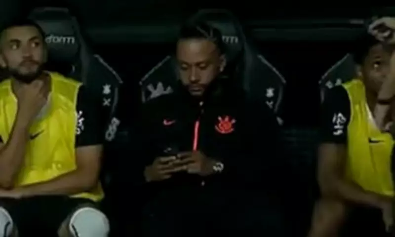 Corinthians' Memphis Depay Faces Six-Match Ban for Phone Use on Bench