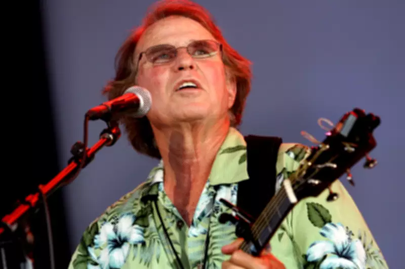 Country Joe McDonald, 1960s Counterculture Icon and Anti-War Musician, Dies at 84