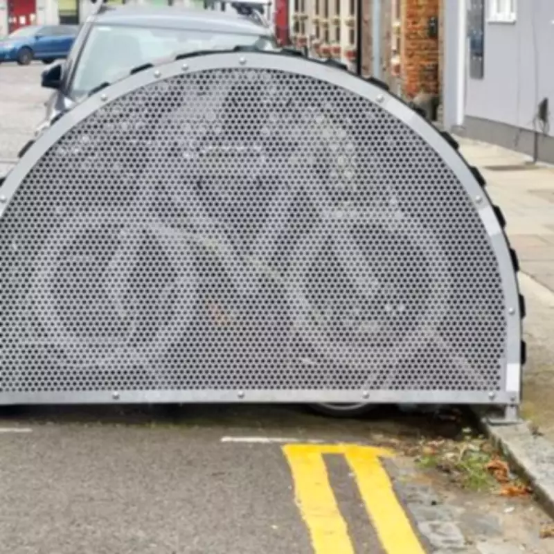 Drivers Finally Understand Key Difference Between Single and Double Yellow Lines