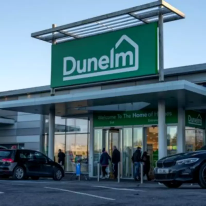 Dunelm's £20 Ivy Wreath Earns Perfect Five-Star Reviews for Year-Round Beauty