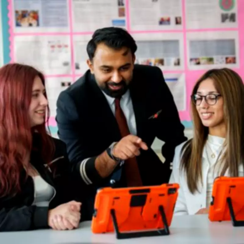 EasyJet Donates £150k in Ex-Crew Tablets to Bridge UK's Digital Divide