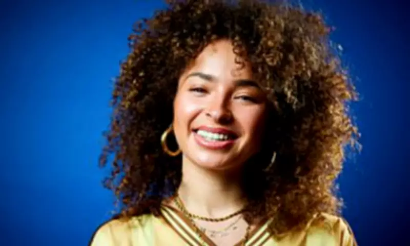 Ella Eyre Reveals Friend Asked Her to Fund Breast Surgery After First Record Deal