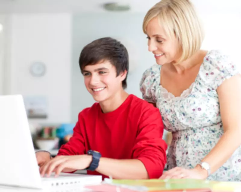 Family Quiz Ritual Unites Generations, Letters Reveal AI Tricks and Quirky Measurements