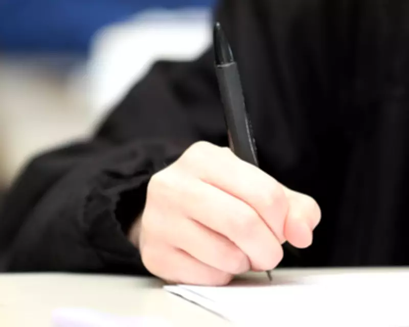 Family's Saturday Quiz Ritual Served as a Bridge Between Generations