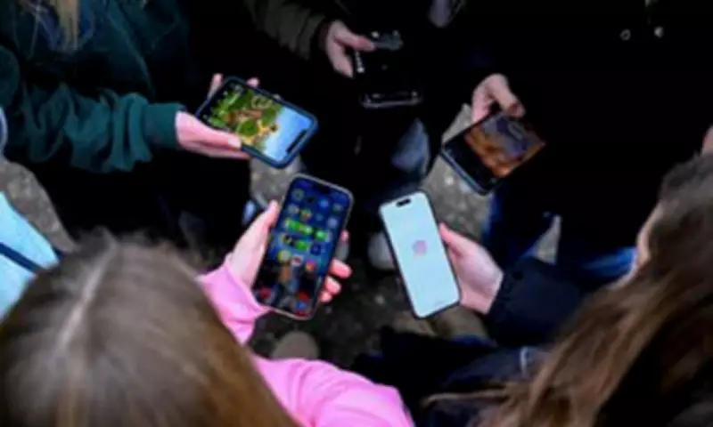 Former Police Chief Demands Immediate Social Media Ban for Under-16s in UK