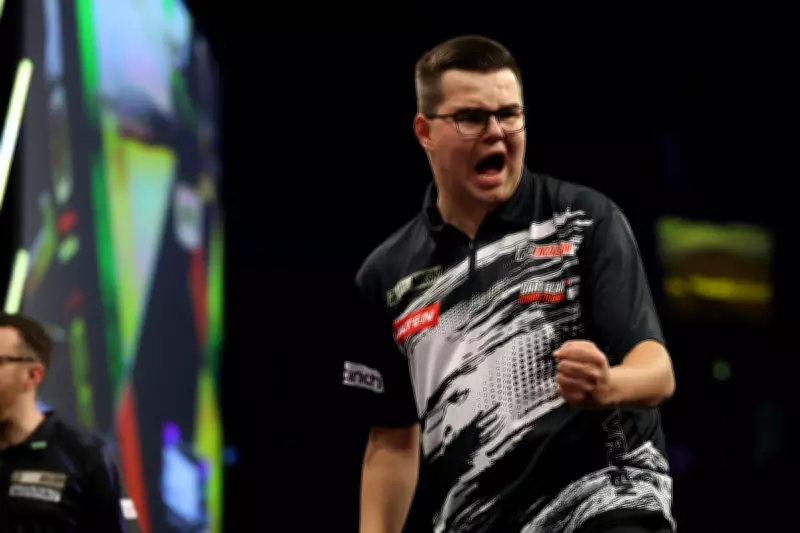 Gian van Veen Battles to Make Berlin Premier League Darts After Surgery
