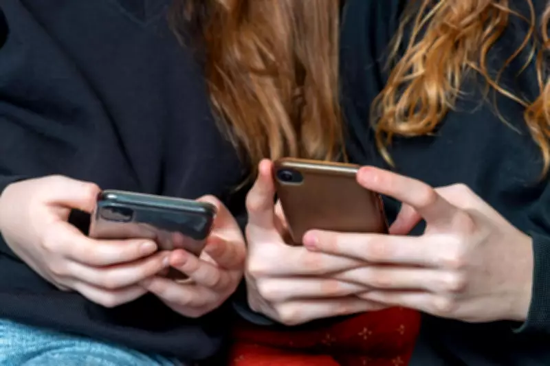 Google UK Chief Opposes Under-16 Social Media Ban, Warns of Risks
