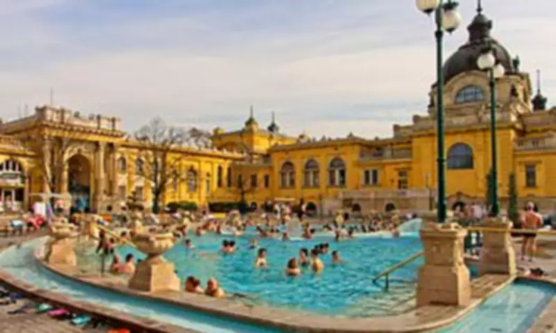 Historic Budapest Thermal Baths to Undergo £22 Million Overhaul After Visitor Complaints