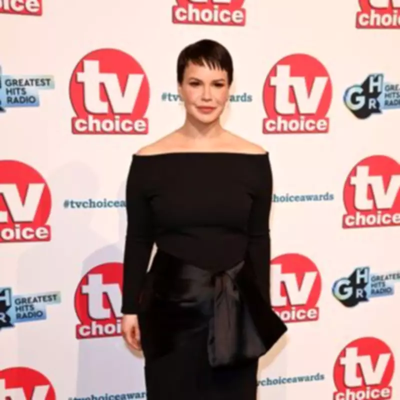 Hollyoaks Star Jessica Fox Challenges Gender Stereotypes On Set