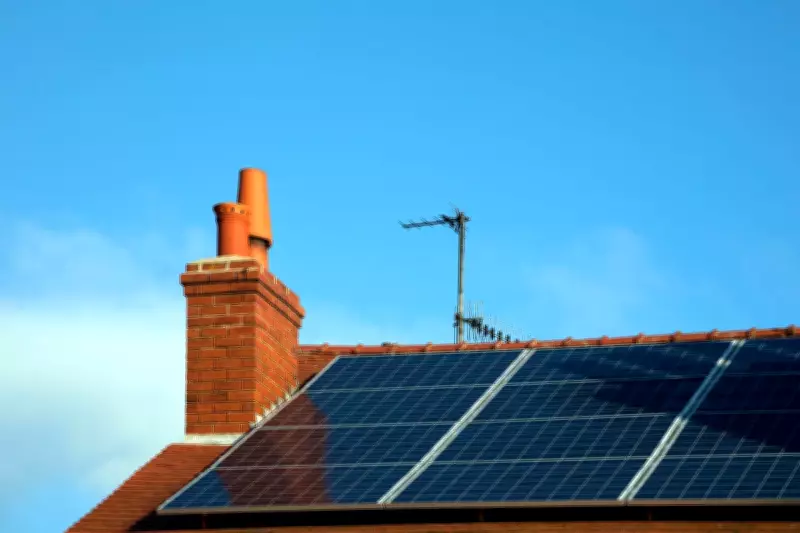 How Much Electricity Do Solar Panels Generate for UK Homes?