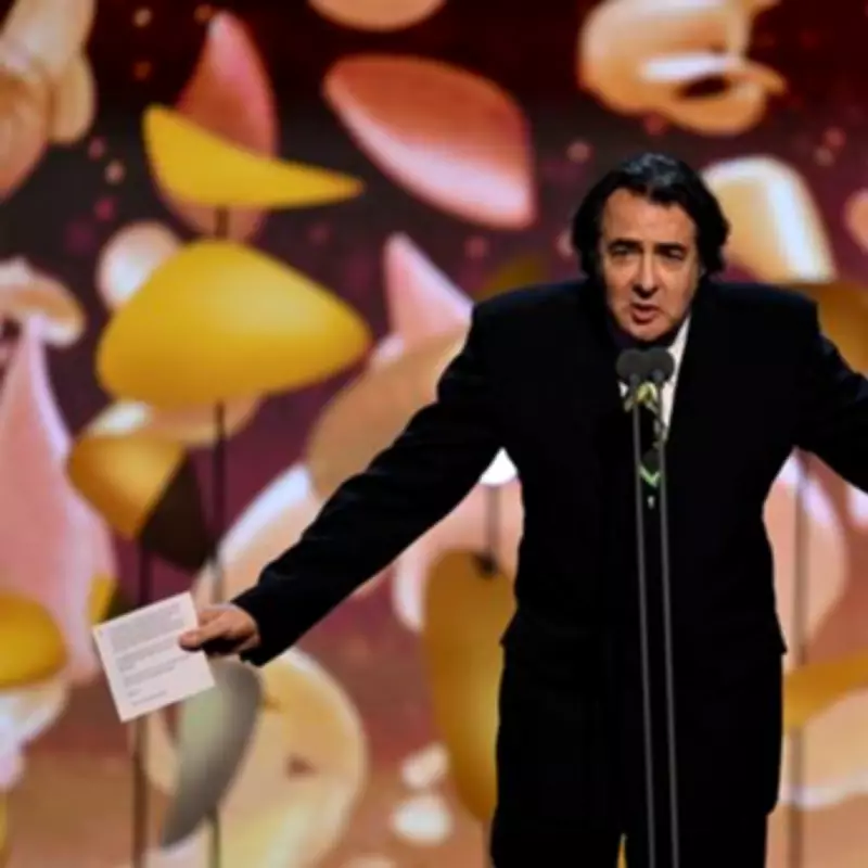 Jonathan Ross Recounts Dental Emergency in Japan That Swelled His Face