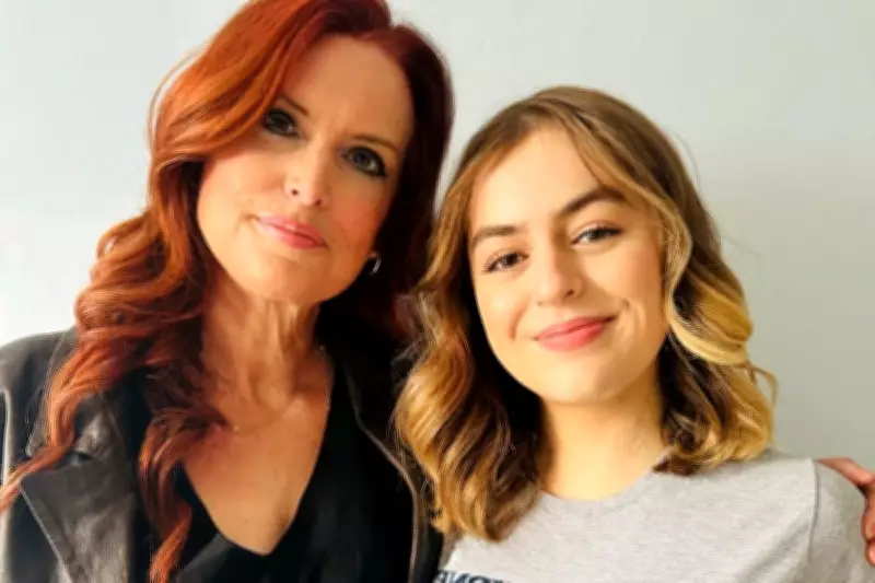 Journalist Donates Kidney to Teen After Mother's Newspaper Appeal