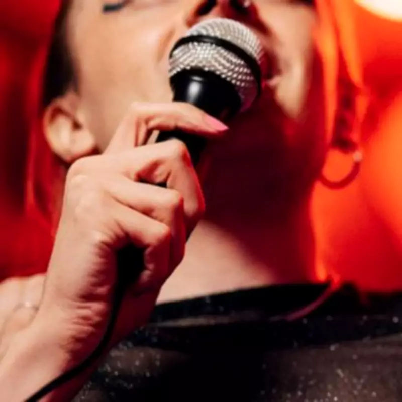 Karaoke Singer's Night Made by Surprise Guest Appearance from The Vamps Star