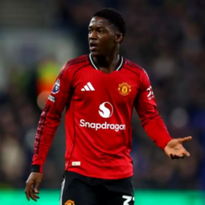 Kobbie Mainoo's Man Utd Contract Talks Stall Despite Carrick's Faith