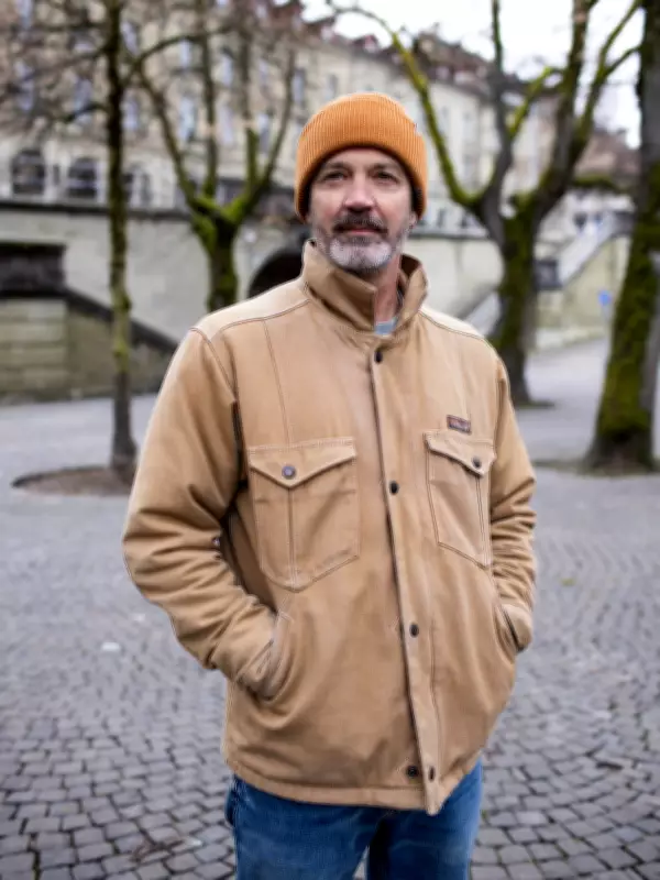 Love's Geographic Gamble: When Moving Abroad for a Partner Leads to Regret