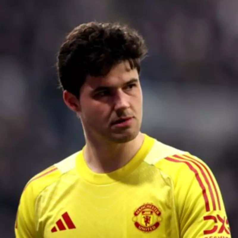 Man United's Lammens Reveals Pre-Match Glove Ritual Learned from Liverpool's Mignolet