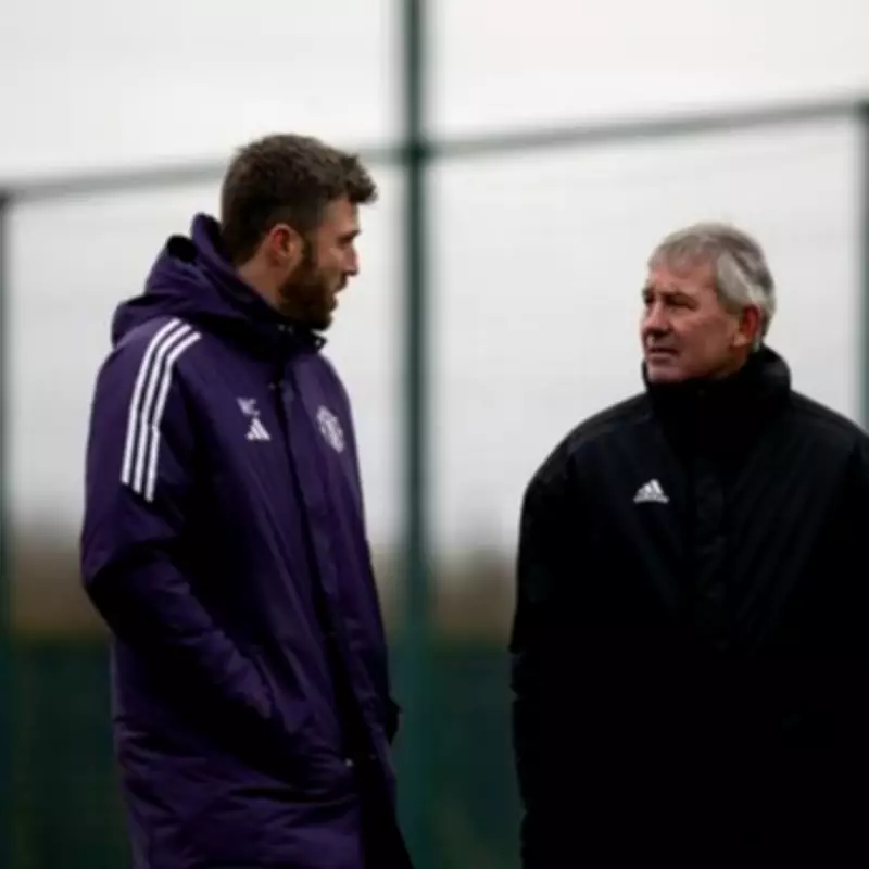 Manchester United Legend Bryan Robson Educates Young Players on Financial Pitfalls