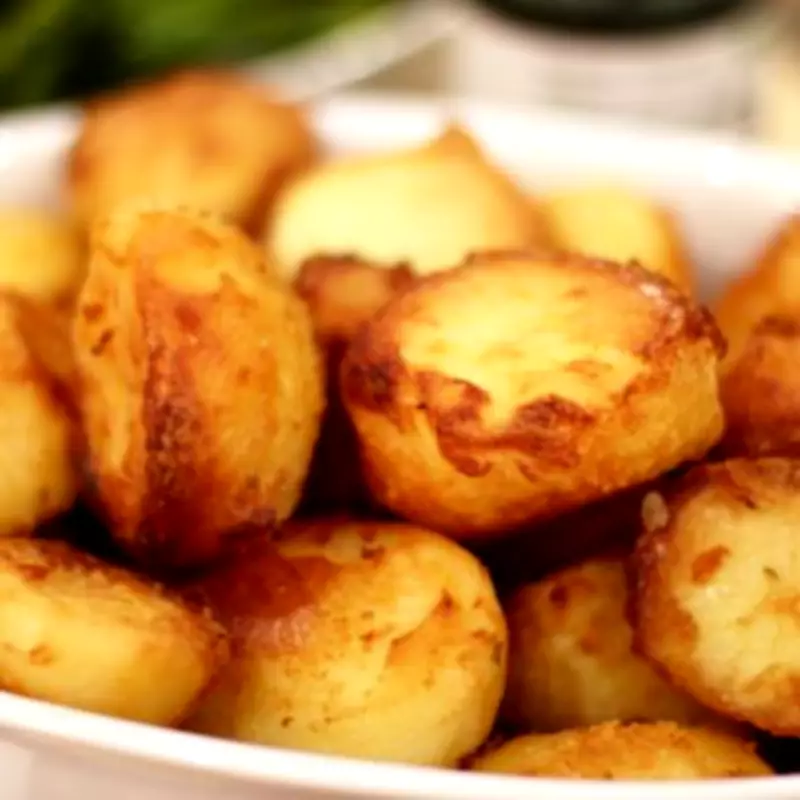 Mary Berry's Secret for Crunchy Roast Potatoes: A 12p Semolina Coating