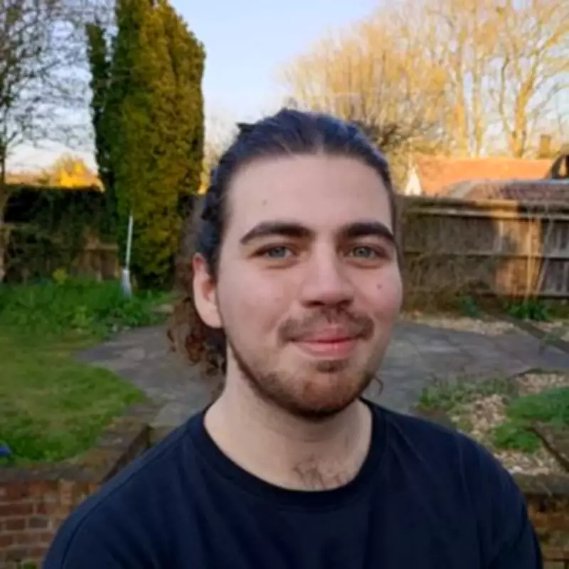 Master's Graduate Faces 500 Job Rejections, Forced onto Universal Credit