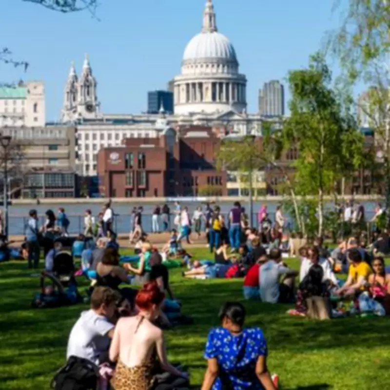 Maximise Your May: Turn 8 Days Leave into 18 Days Off Work