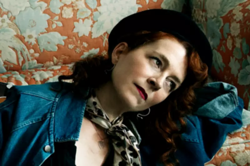 Melissa Auf der Maur on Courtney Love: 'A Maniac and a Hero' in New Memoir