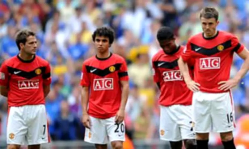 Michael Owen Warns Man Utd Hierarchy Would Be 'Lynched' If They Sack Carrick