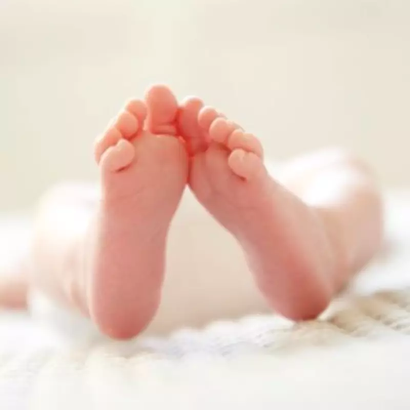 Midwife's 14-Year Secret: How to Settle a Newborn Baby in a Cot Without Tears