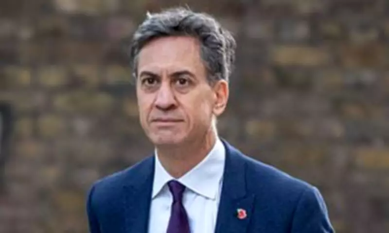 Miliband Accused of Undermining AI Investment Drive Over Data Centre Power Concerns
