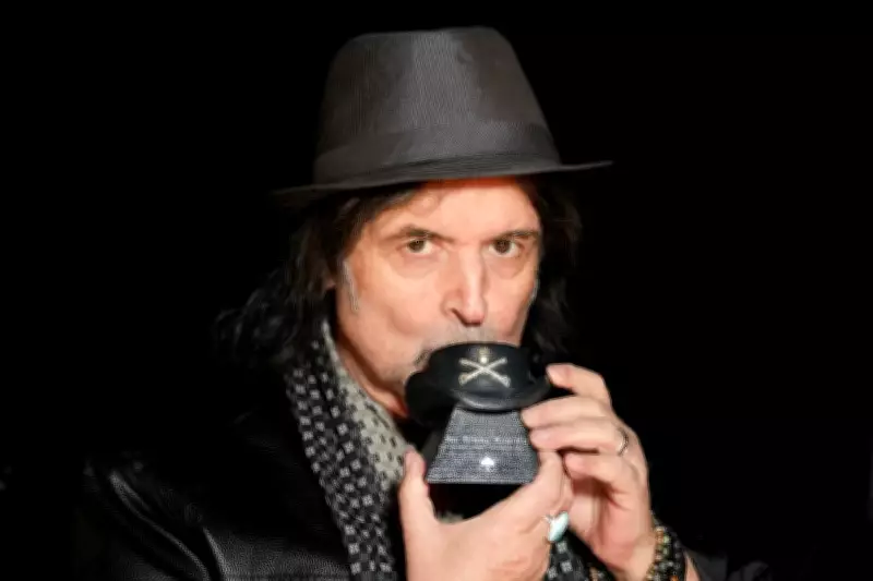 Motörhead Guitarist Phil Campbell Dies at 64 After Intensive Care Battle