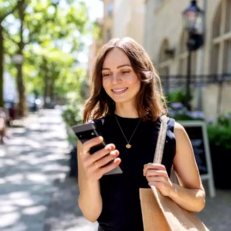 Nearly Half of Brits Admit to Peeping at Strangers' Phones in Public