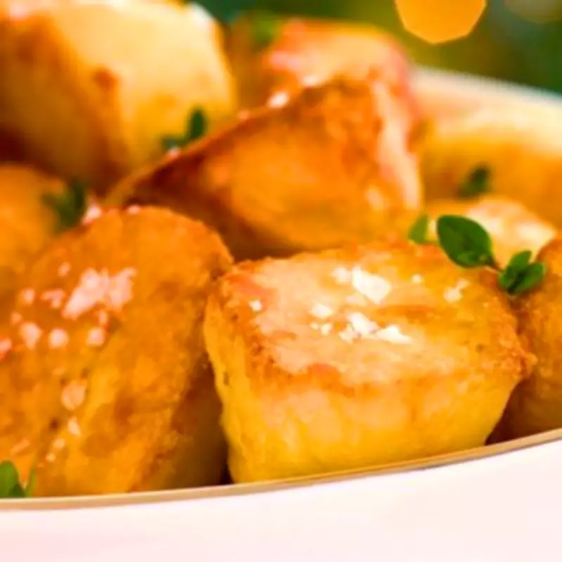 Perfect Roast Potatoes Require Just Three Simple Ingredients for Ultimate Crispiness