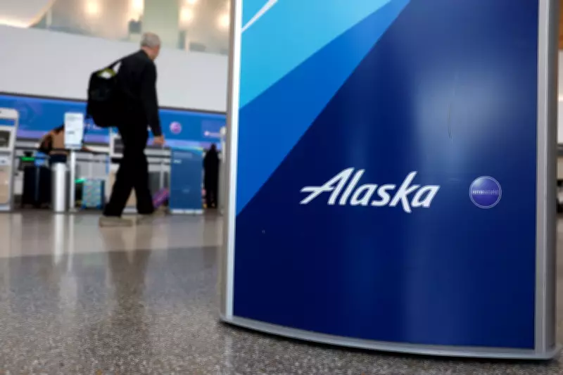 Police Called to Alaska Airlines Flight After Passenger Vapes On Board