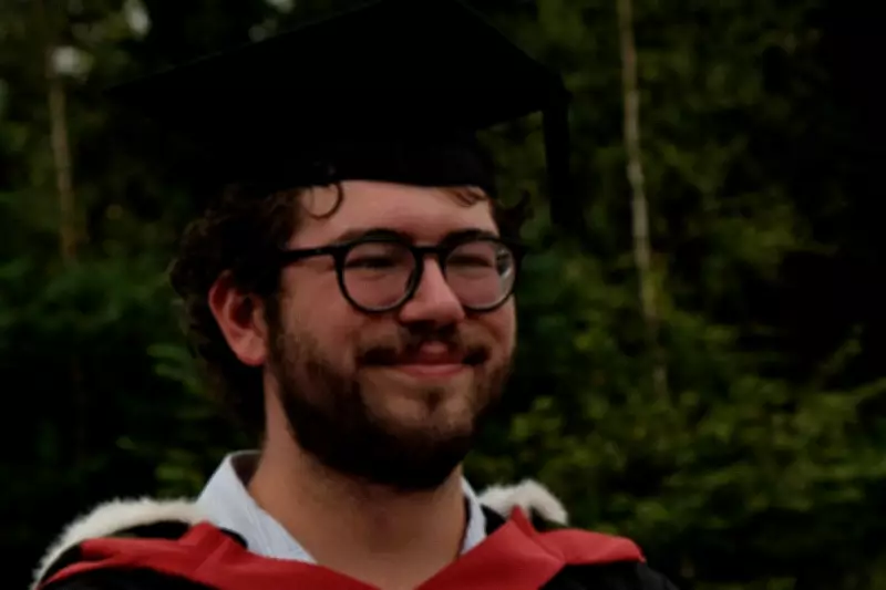 Politics Graduate's £84,000 Student Loan Debt Highlights UK Job Crisis