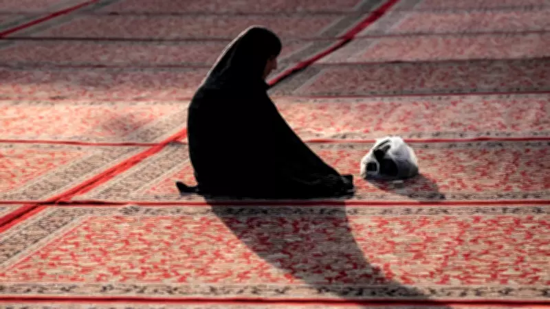 Private Prayer and Shouting Contest: A Weekend in Pictures