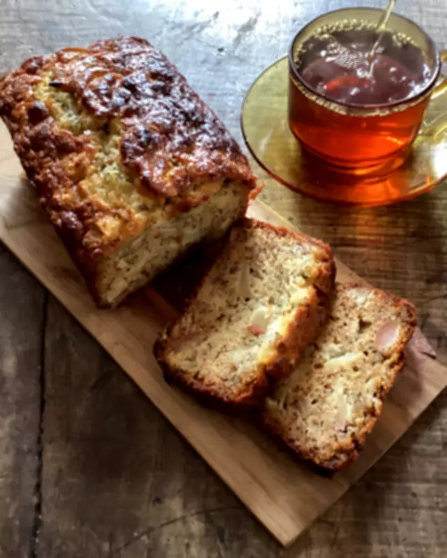 Rachel Roddy's Apple, Honey and Poppy Seed Cake Recipe Revealed