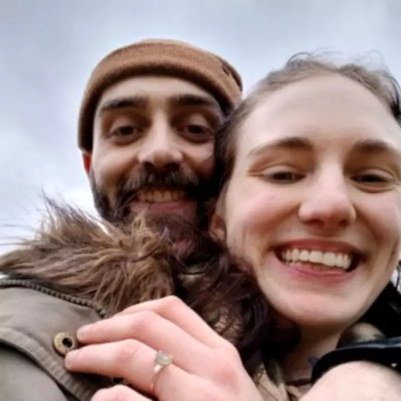 Scottish Waitress Engaged 24 Hours After Meeting US Boyfriend for First Time